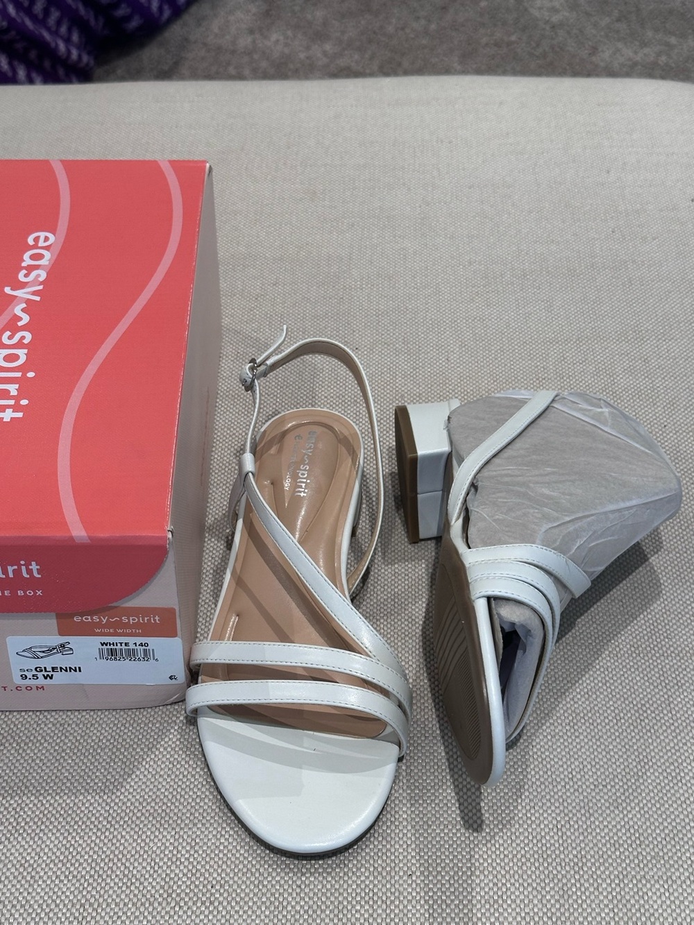EASY SPIRIT size 9.5 White Leather Glenni Small Heels NEW